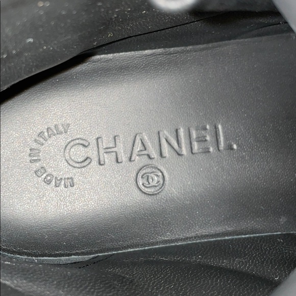 CHANEL Black and Blue C8338 Sneakers - Picture 10 of 11